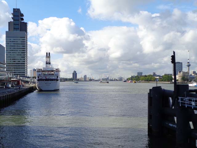 Cruiseschip ms Astor van Global Maritime Group aan de Cruise Terminal Rotterdam